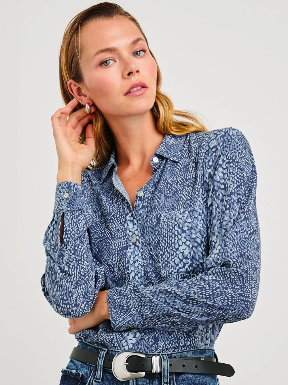 Rails Josephine Navy Python Printed Button-Down Shirt.  EUC